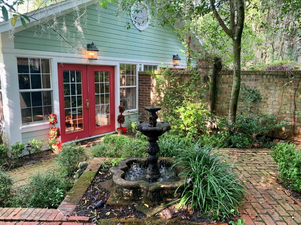 Magnolia Plantation & Cottages